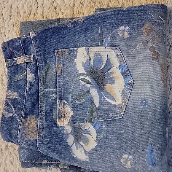 Floral Patterned Jeans High Waist - Picture 2 of 5